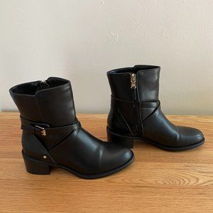 Chaps Dayna Ankle Boots - Women. 5B. Black